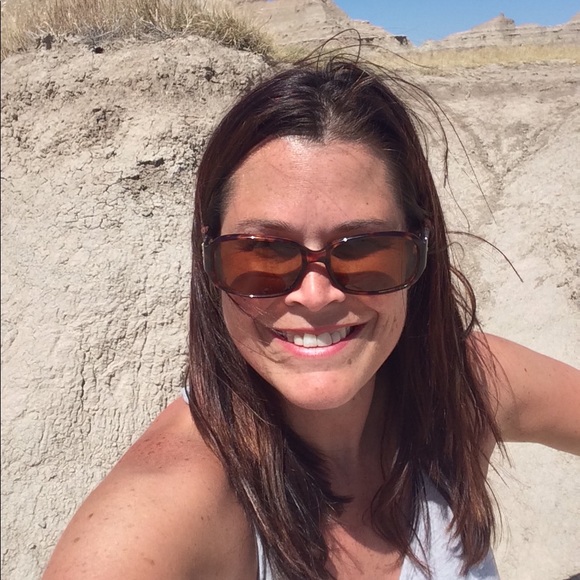 Meet your Posher, Jennifer - Picture 1 of 1